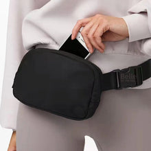 Load image into Gallery viewer, Belle&#39;s Atlaflex™ Evermore DailyCarry Buckle Bag
