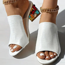 Load image into Gallery viewer, Belle&#39;s FascinoPassion Chunky Heel Sandals